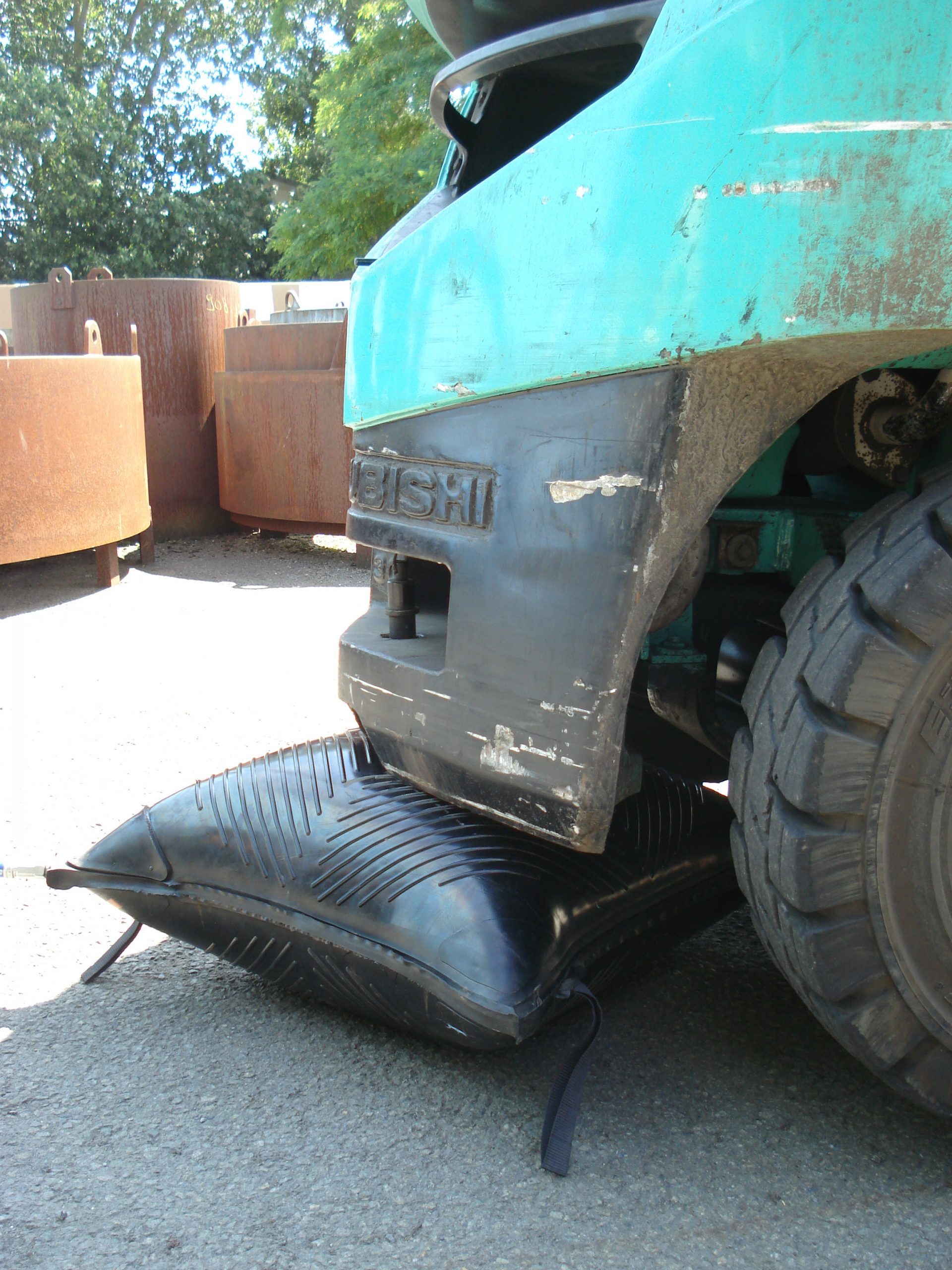 Air Jack being used on a truck